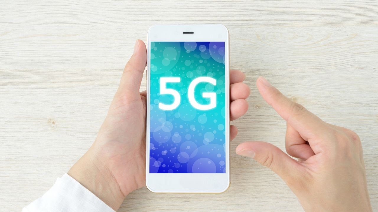 A Detailed Guide to Government and Non-Profit Free Phone Programs image